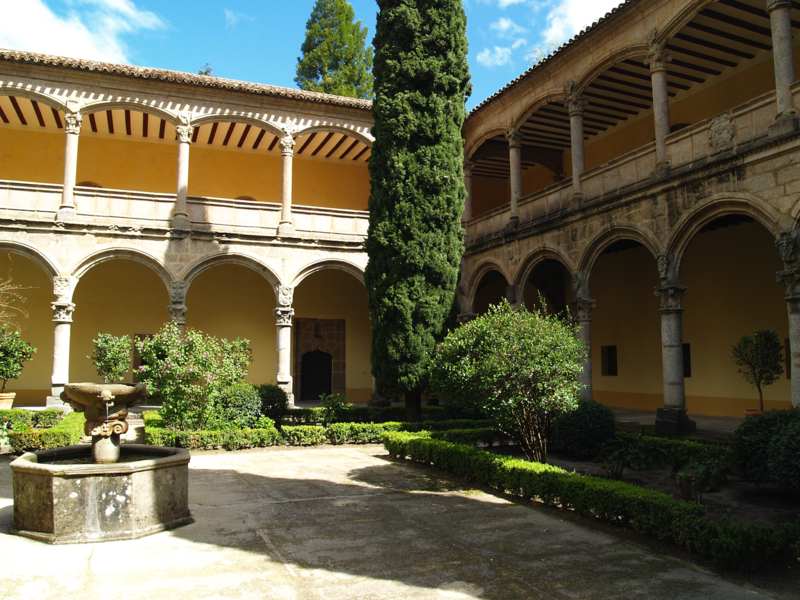 Ver Claustro Monasterio de Yuste